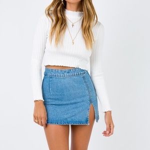 Grand Gesture Ribbed White Top